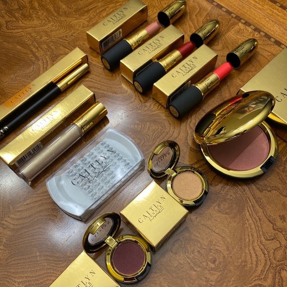 MAC Cosmetics Caitlyn Jenner 8 Piece Set Limited Edition NEW original Boxes.​ - Picture 2 of 10